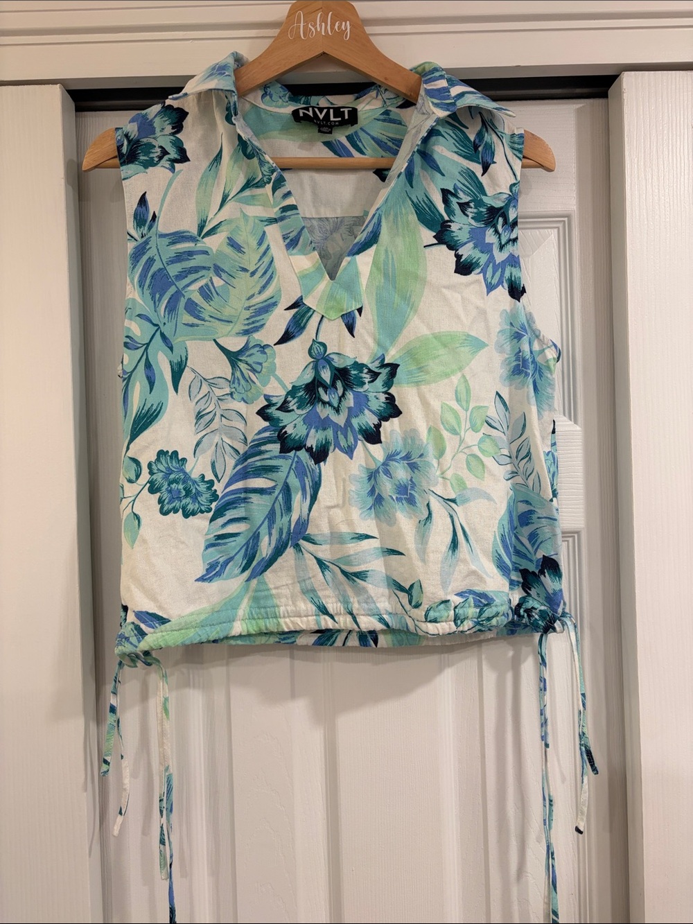 NVLT Bottom Tie Sleeveless Top - Picture 4 of 6